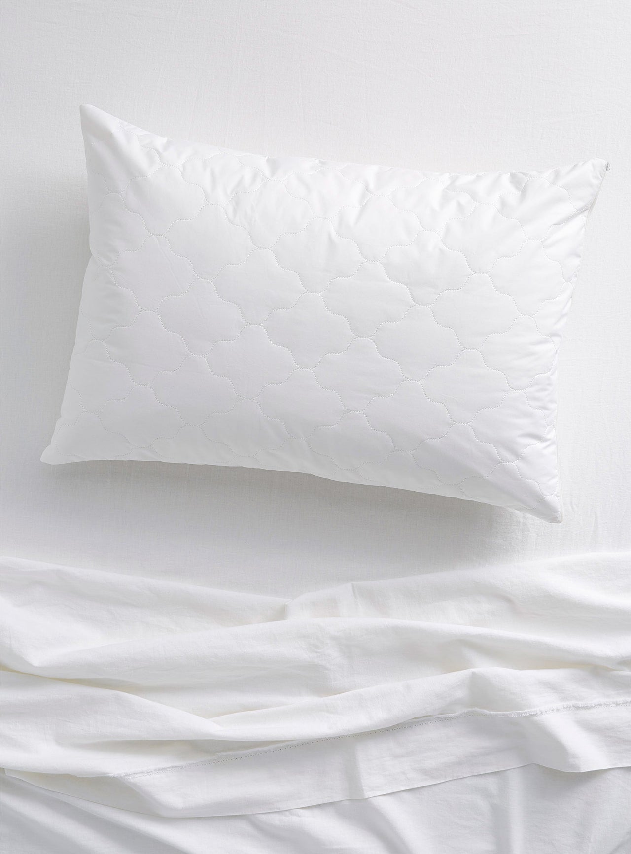 Duvetine pillow protector